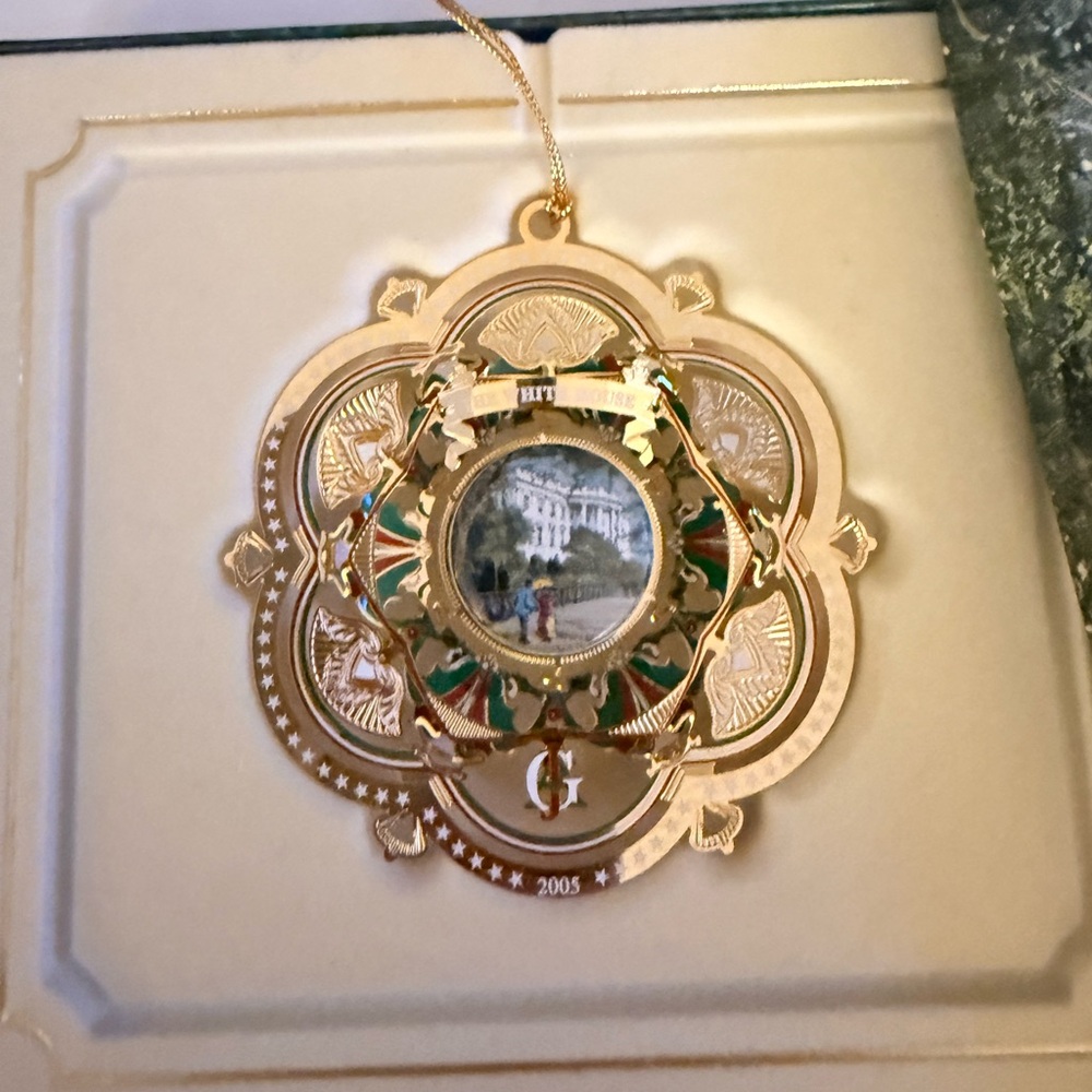 The White House 2005 Christmas Ornament 
Historical Association Collection Item
